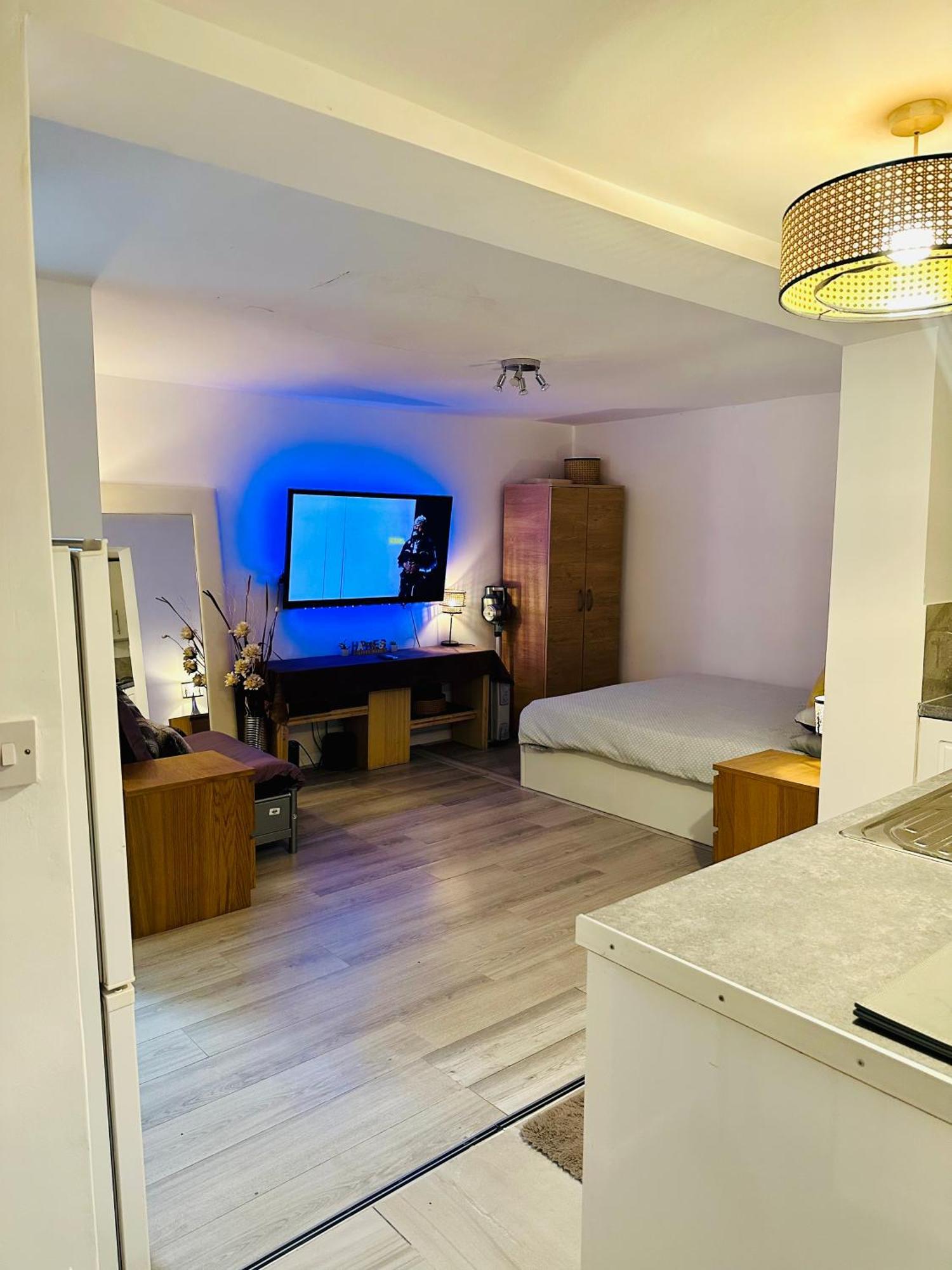 Stylish Studio Flat - Watford Junction - Harry Potter Eksteriør bilde