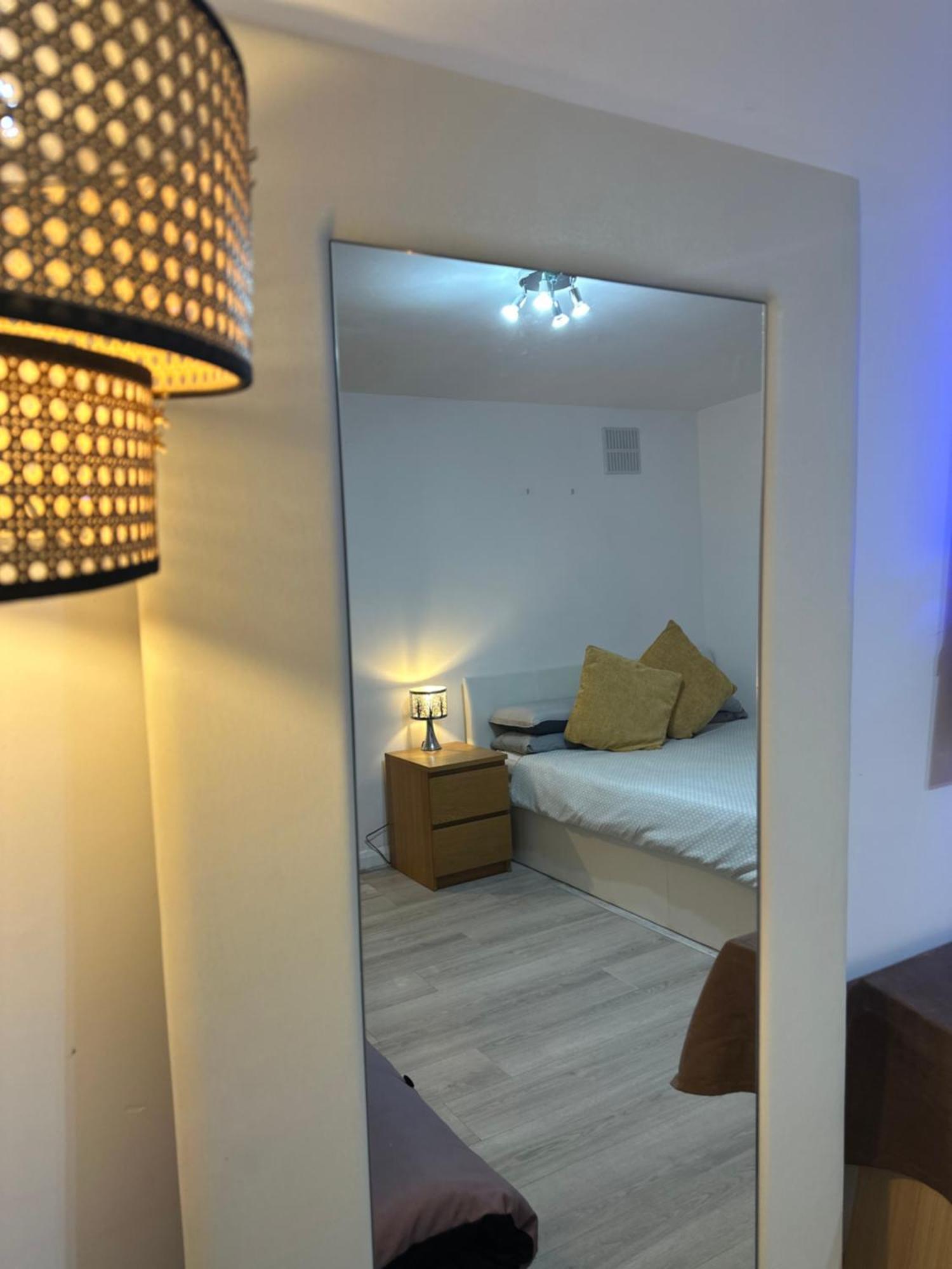 Stylish Studio Flat - Watford Junction - Harry Potter Eksteriør bilde