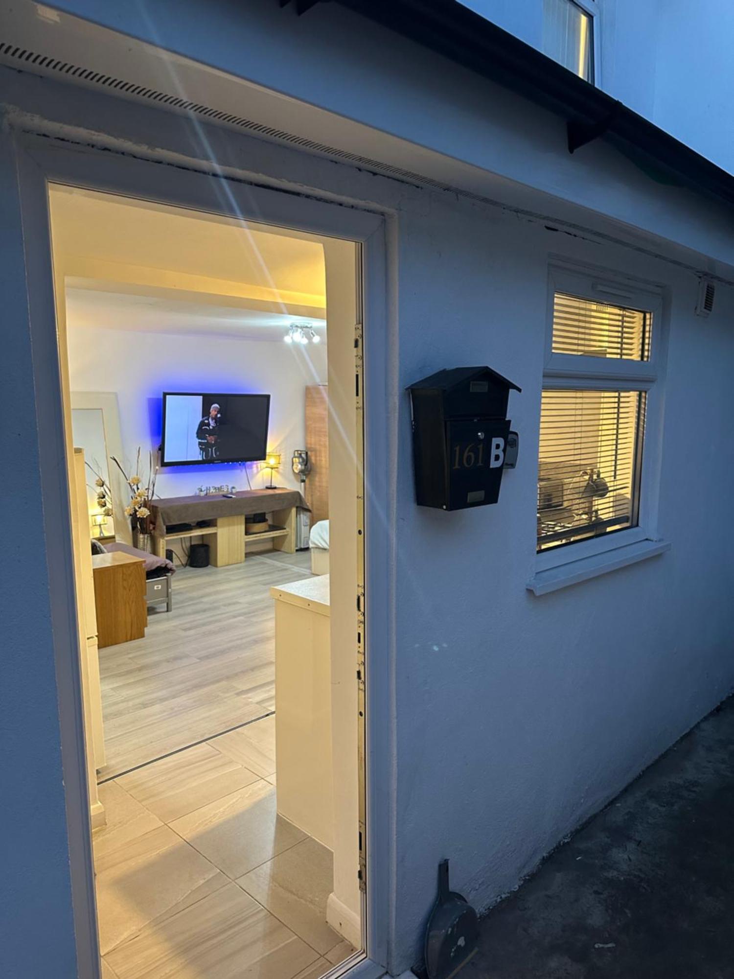 Stylish Studio Flat - Watford Junction - Harry Potter Eksteriør bilde